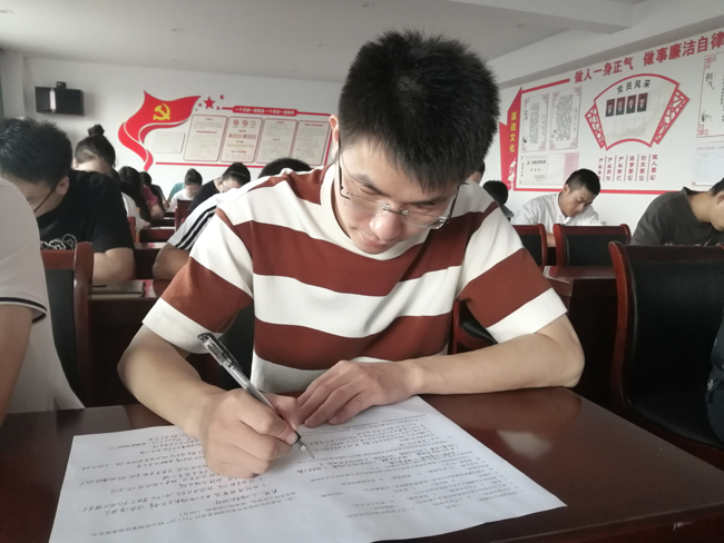 以考促學、以學促廉